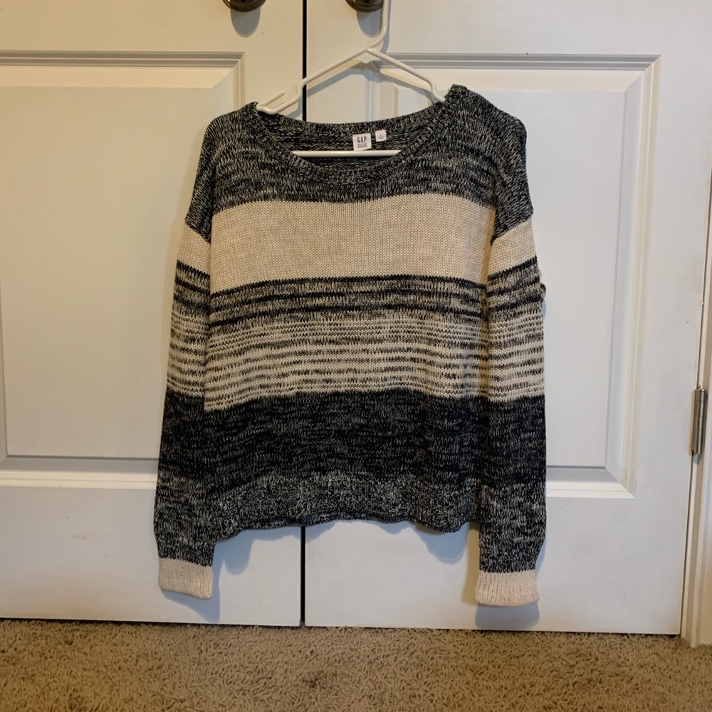 GAP sweater